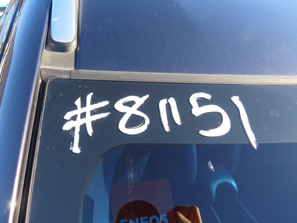 S8115120.jpg