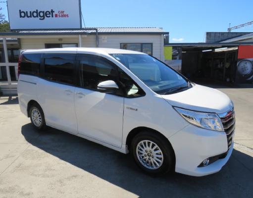 2016 Toyota Noah
